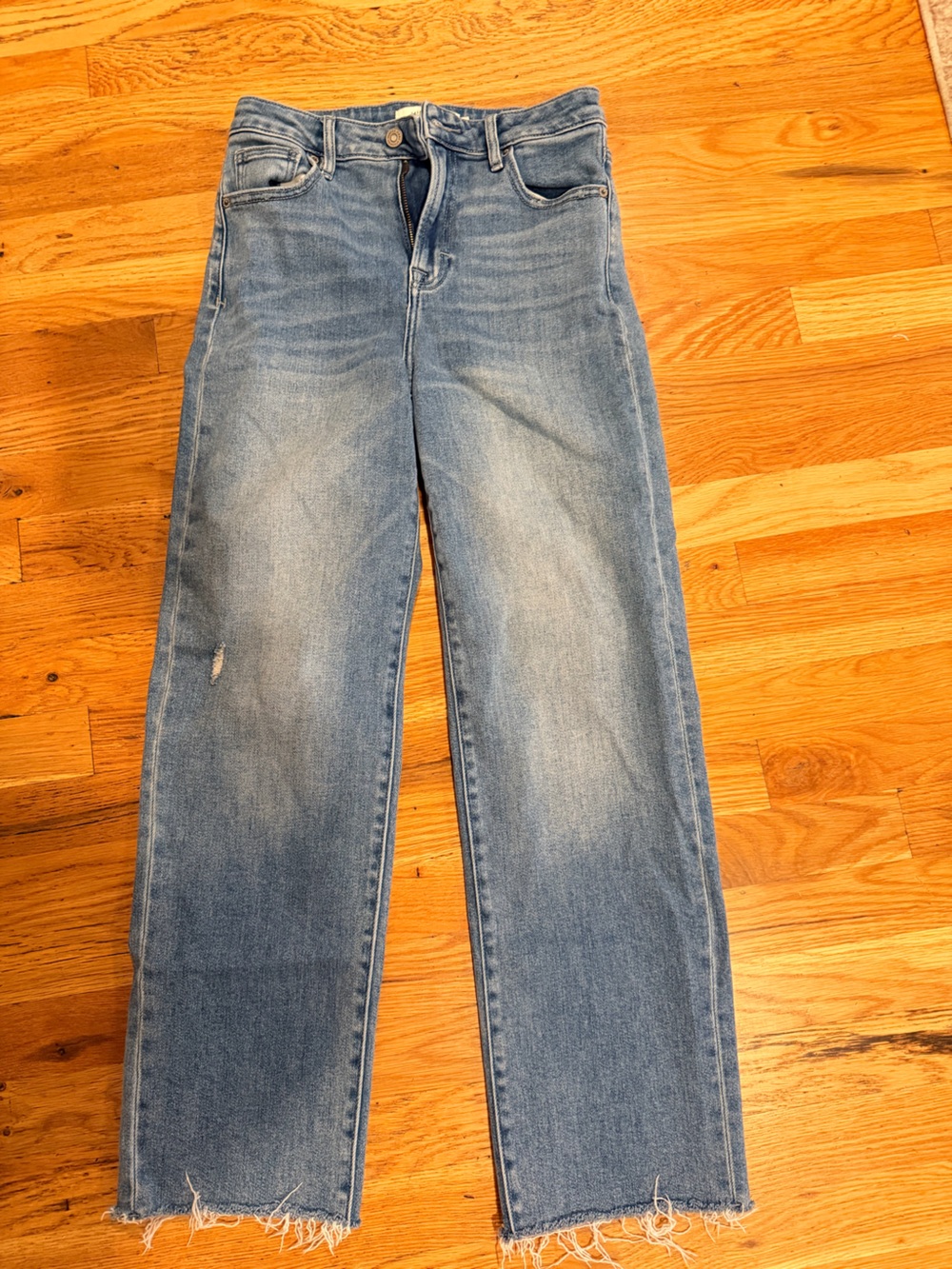 Women’s Straight Leg Jeans in Light Blue Wash - Casual High Rise